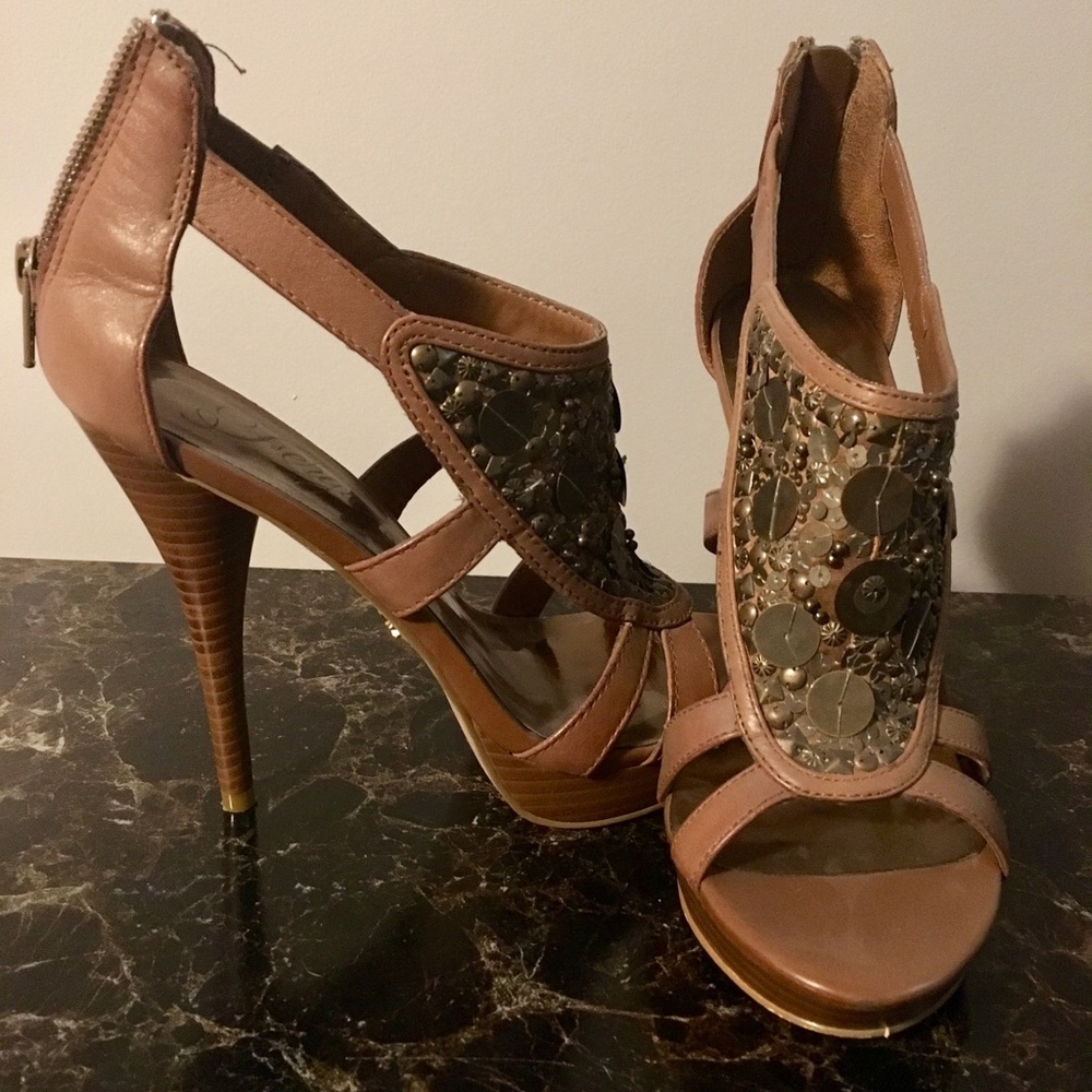 Fergie cognac heel